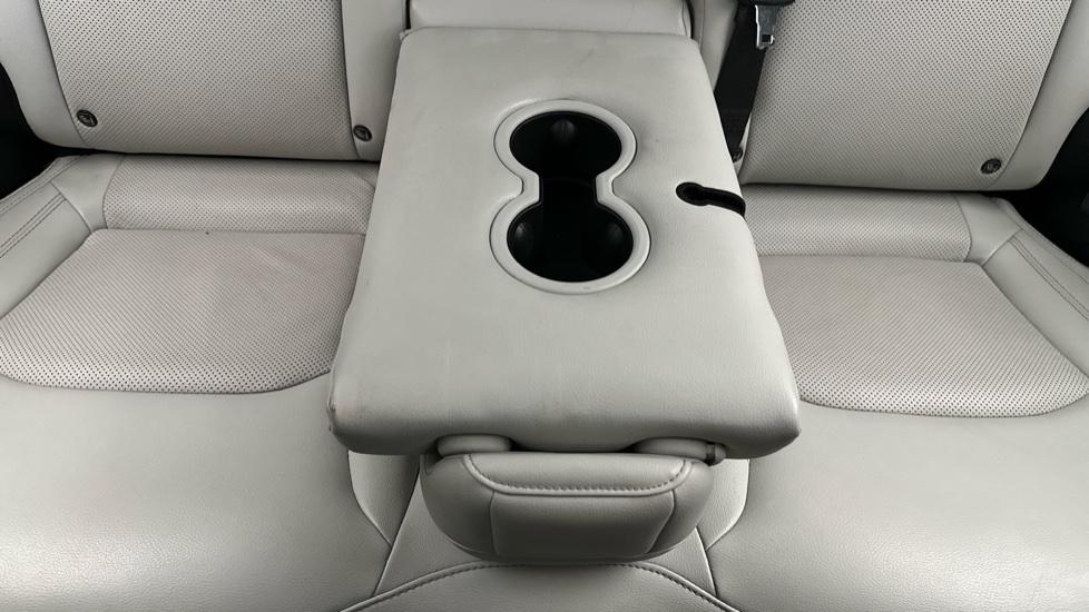 Rear Armrest/ Cup Holder