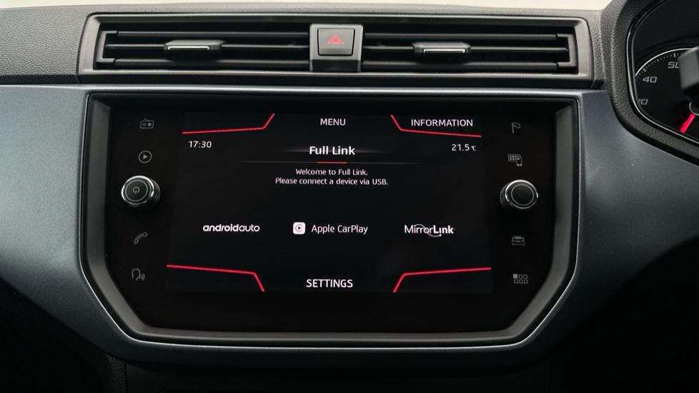 Apple Car Play & Android Auto