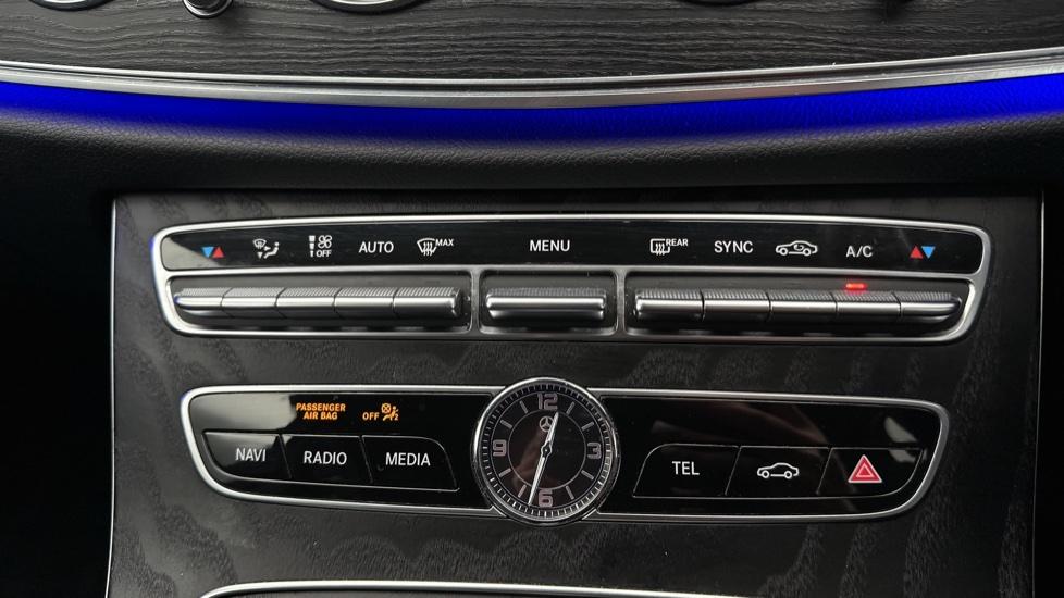 Air Conditioning/Dual Climate Control 