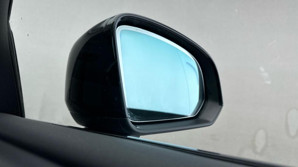 Blind Spot Monitoring System 