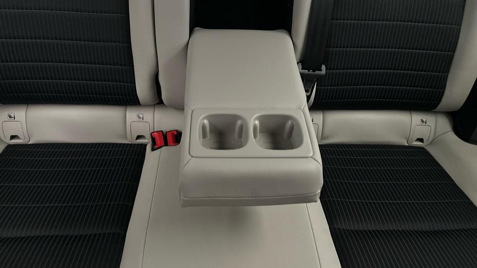 Rear Armrest/ Cup Holder