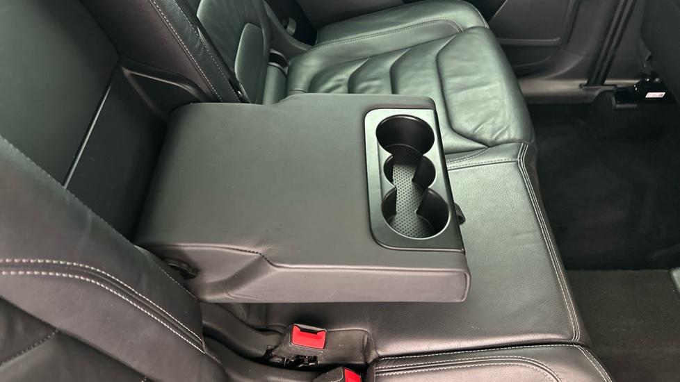 Rear Armrest/ Cup Holder