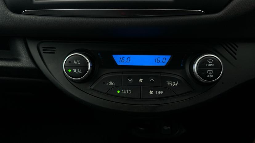 Air Conditioning /Dual Climate Control 