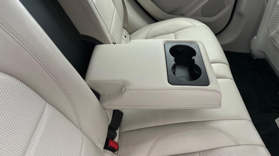 Rear Armrest/ Cup Holder