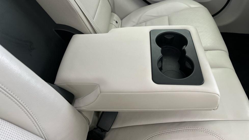 Rear Armrest/ Cup Holder