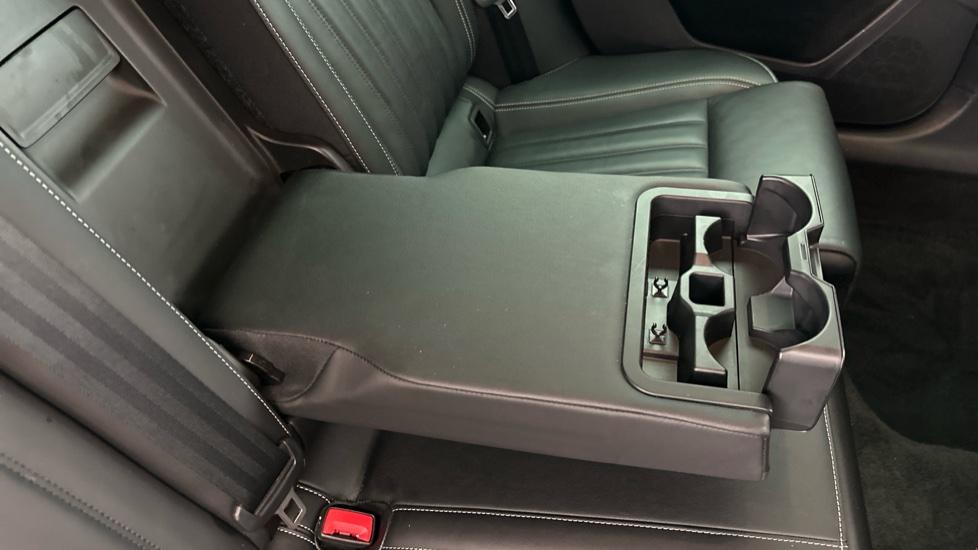 Rear Armrest/ Cup Holder