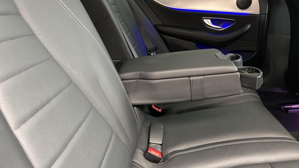 Rear Armrest/ Cup Holder