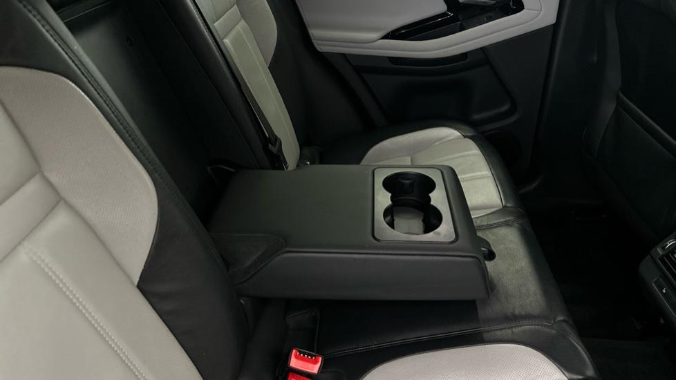 Rear Armrest/ Cup Holder