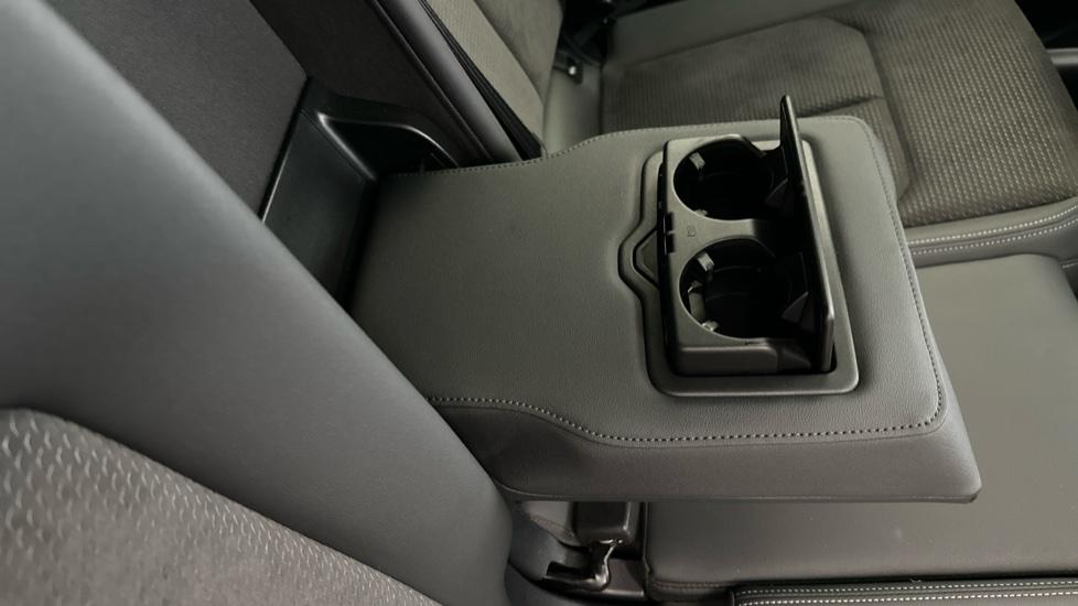 Rear Armrest/ Cup Holder