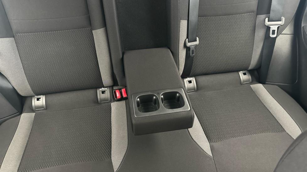 Rear Armrest/ Cup Holder