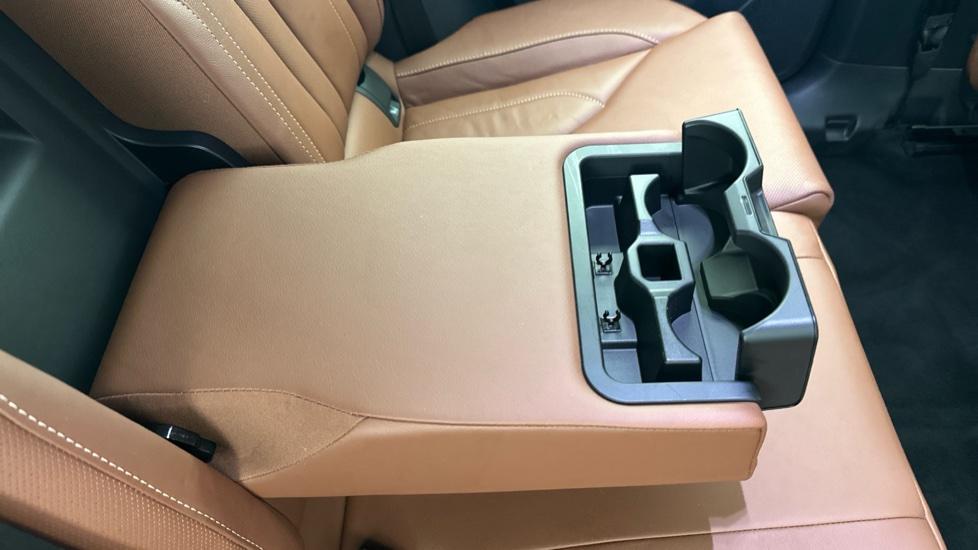 Rear Armrest/ Cup Holder