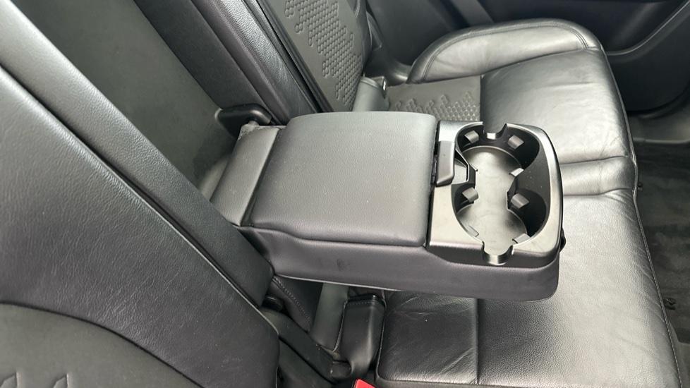 Rear Armrest/ Cup Holder