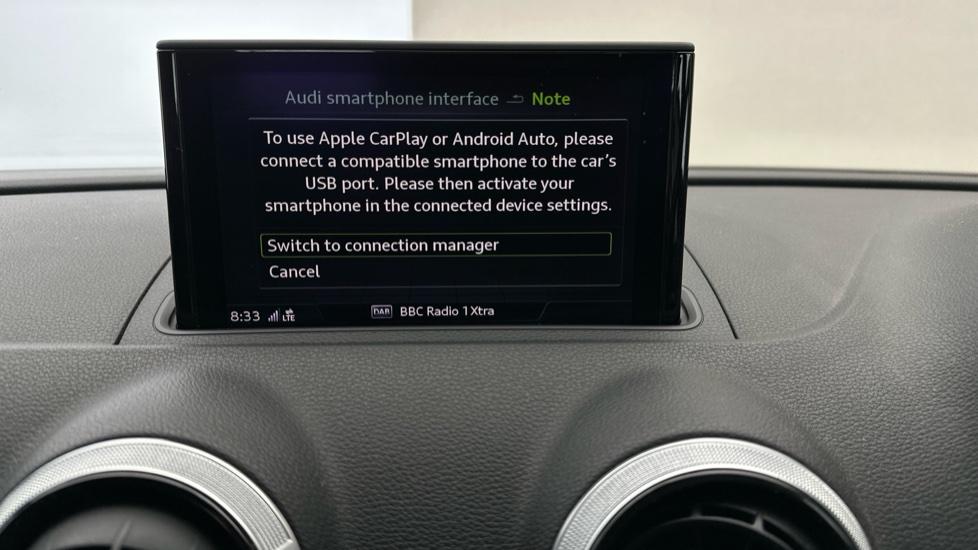 Apple CarPlay/Android Auto 