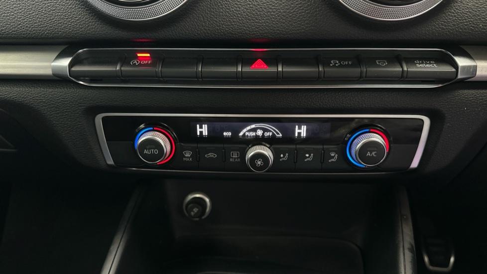 Air Conditioning /Dual Climate Control /Auto Stop/Start 