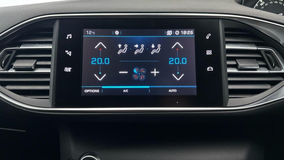 Dual Climate Control / Air Conditioning 