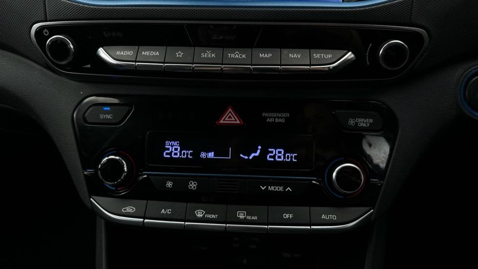 Air Conditioning /Dual Climate Control 