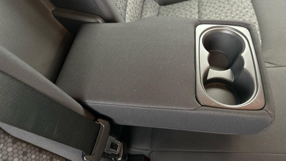 Rear Armrest/ Cup Holder