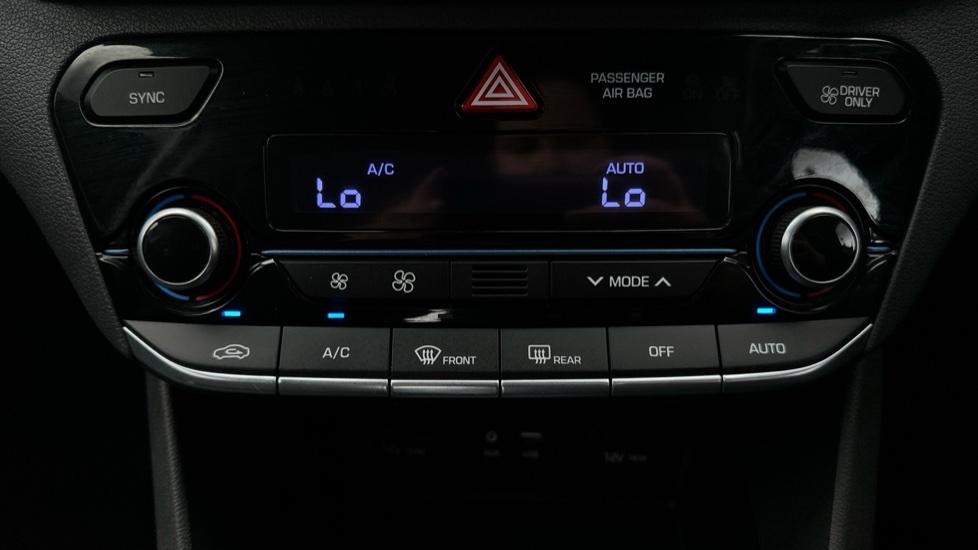 Air Conditioning /Dual Climate Control 