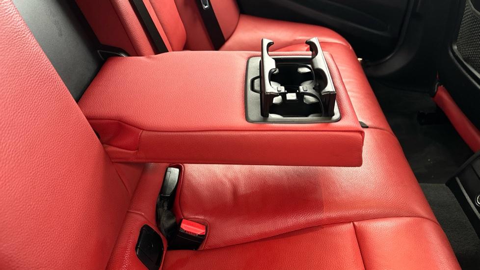 Rear Armrest/ Cup Holder