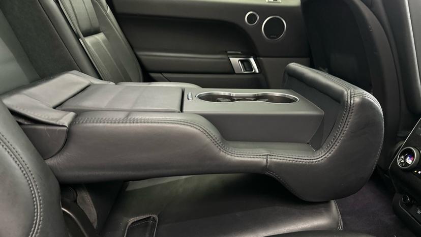 Rear Armrest/ Cup Holder