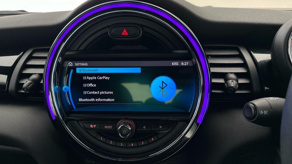 Bluetooth Connectivity  / Apple CarPlay 