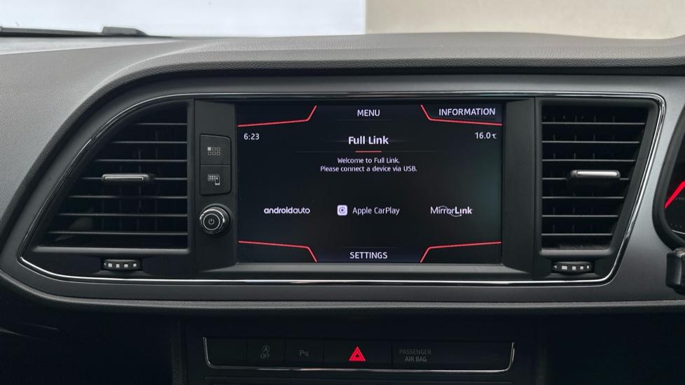 Apple Car Play & Android Auto