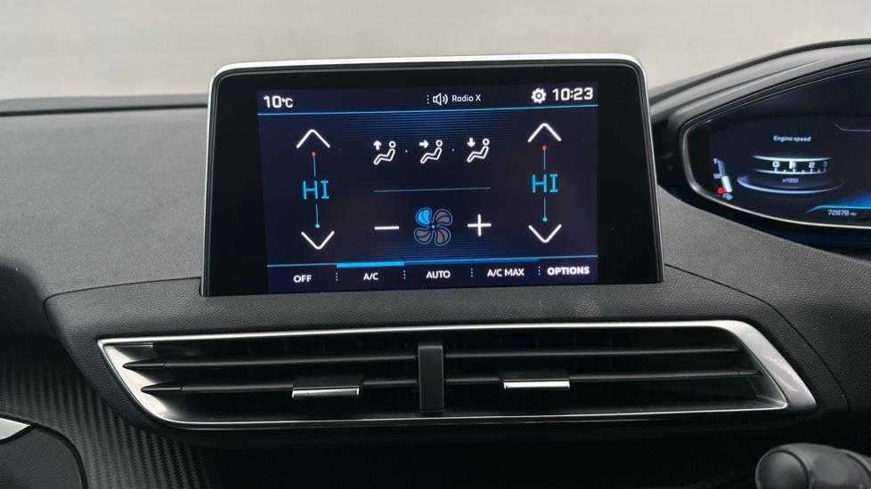 Dual Climate Control / Air Conditioning 