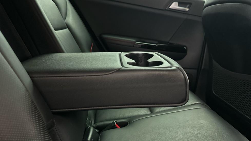 Rear Armrest/ Cup Holder