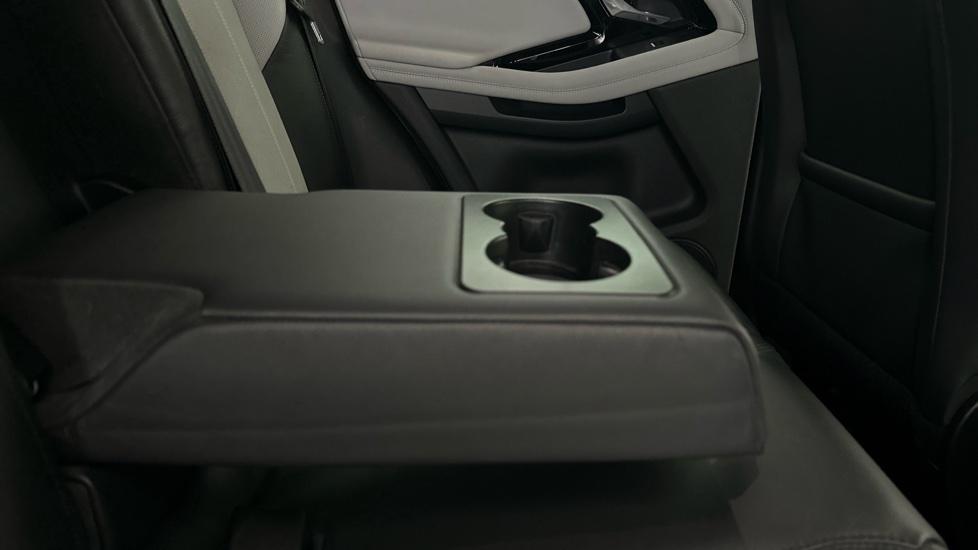 Rear Armrest/ Cup Holder