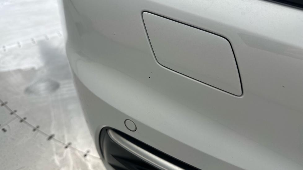 Front Parking Sensors  / Headlight Washers 