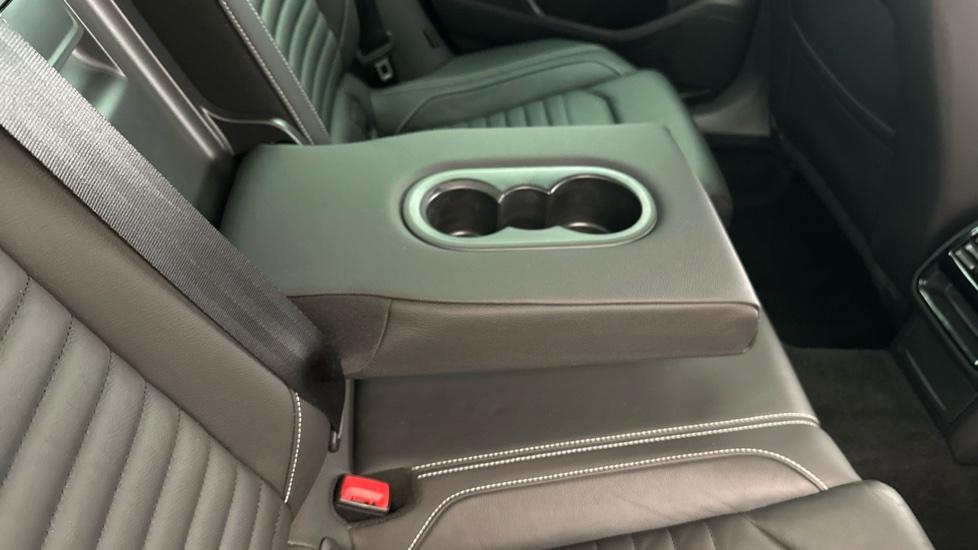 Rear Armrest/ Cup Holder