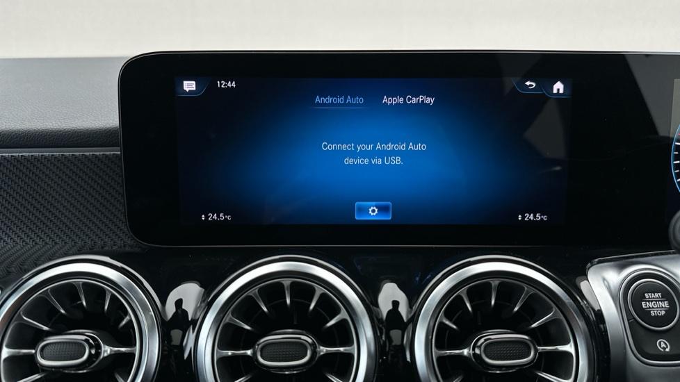 Apple Car Play & Android Auto