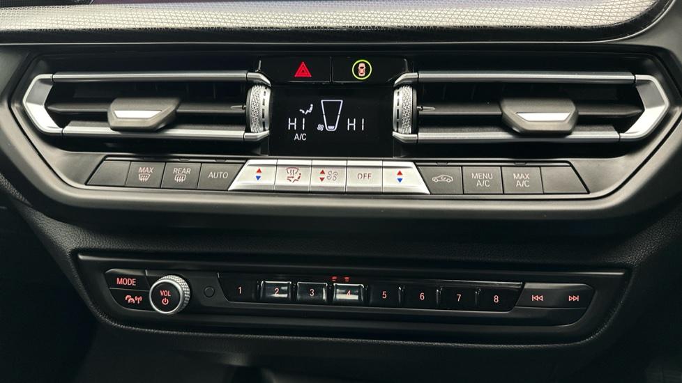 Dual Climate Control  / Air Conditioning 