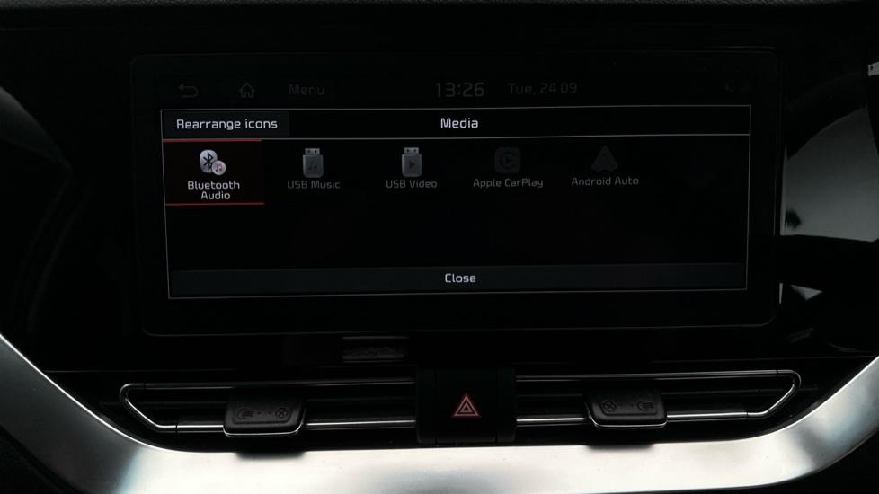 Bluetooth/Apple CarPlay / Android Auto 