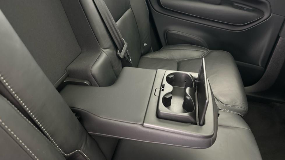 Rear Armrest/ Cup Holder