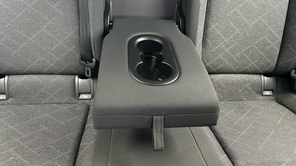 Rear Armrest/ Cup Holder