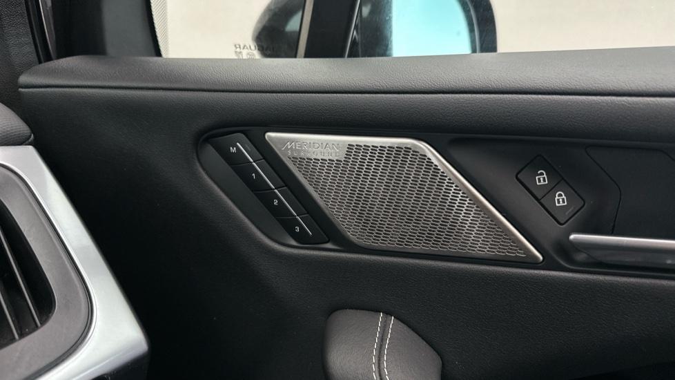 Upgrade Speaker System /Memory Seats 