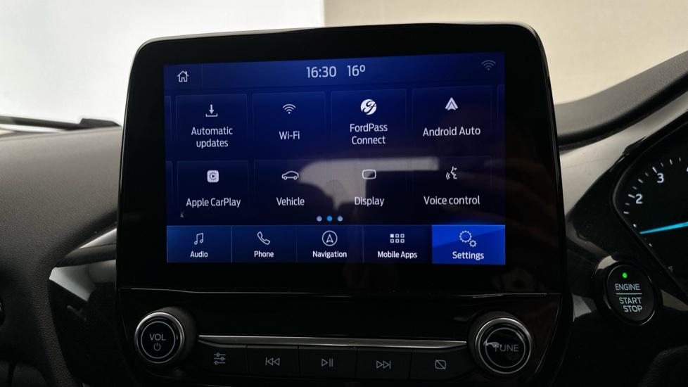 Apple Car Play & Android Auto