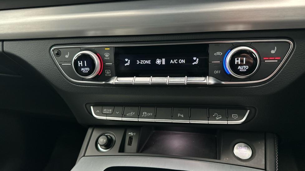 Air Conditioning /Dual Climate Control /Heated Seats 