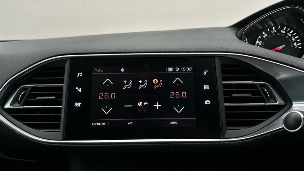 Air Conditioning / Dual Climate Control 