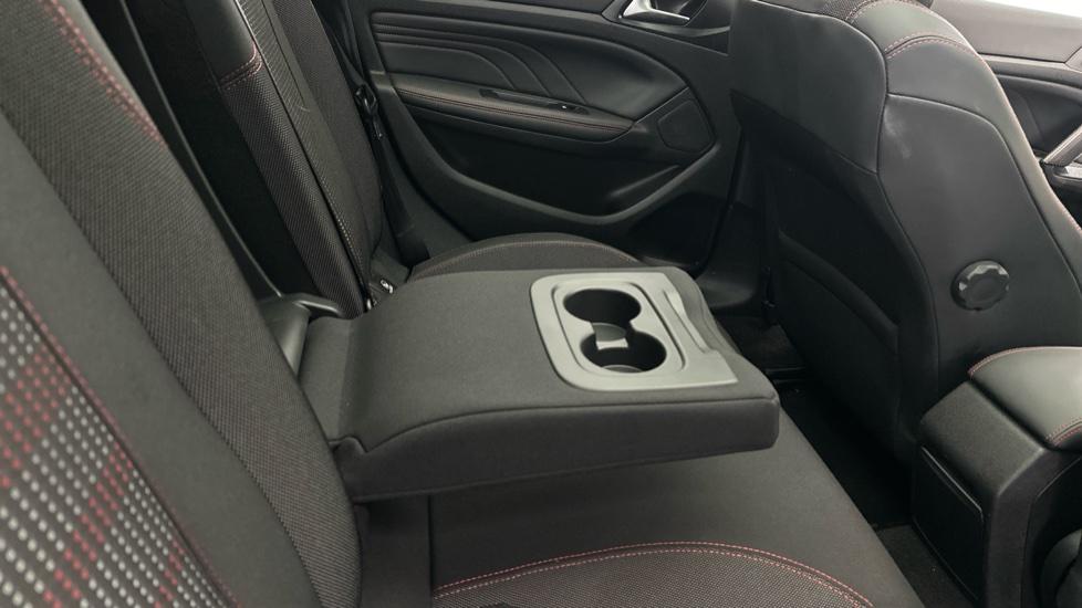 Rear Armrest/ Cup Holder