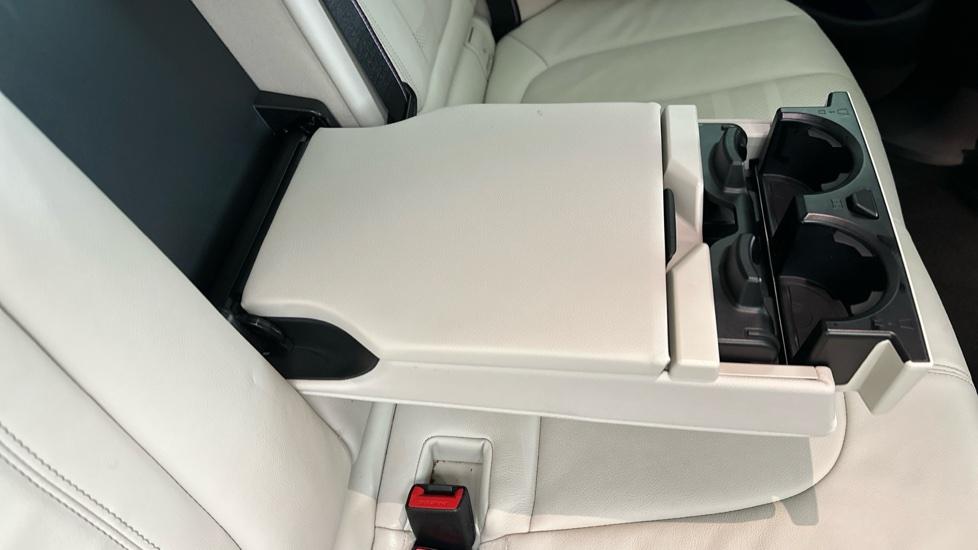 Rear Armrest/ Cup Holder