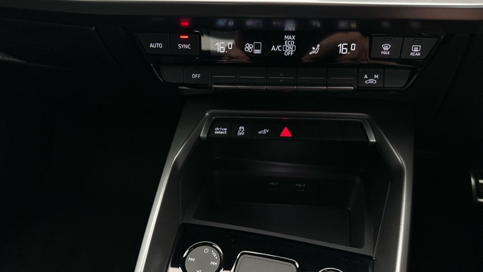 Air Conditioning /Dual Climate Control 