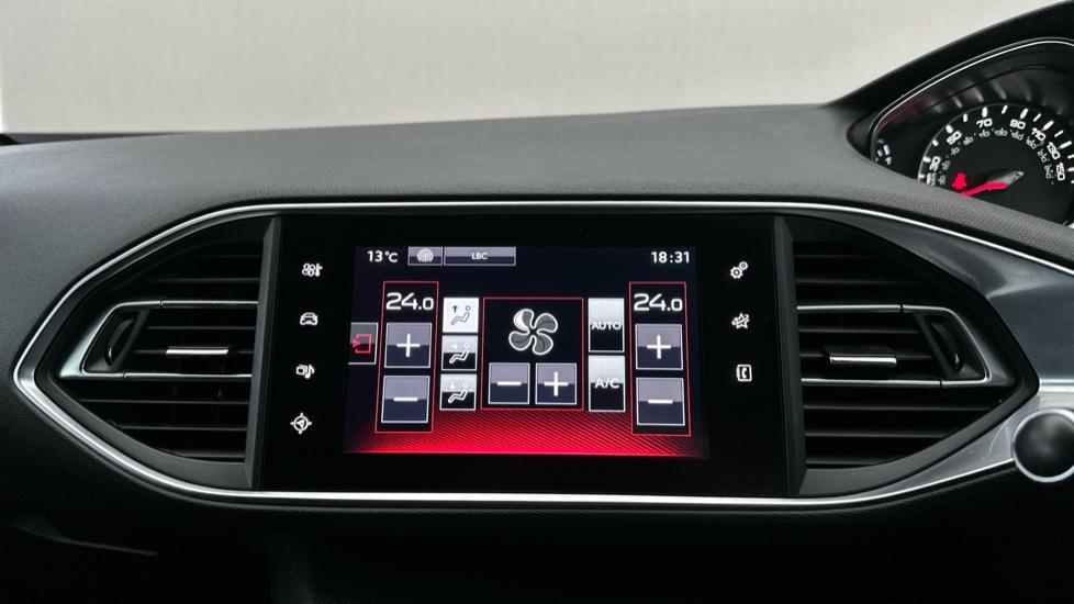 Air Conditioning / Dual Climate Control 