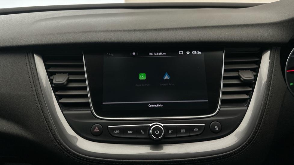 Apple Car Play & Android Auto