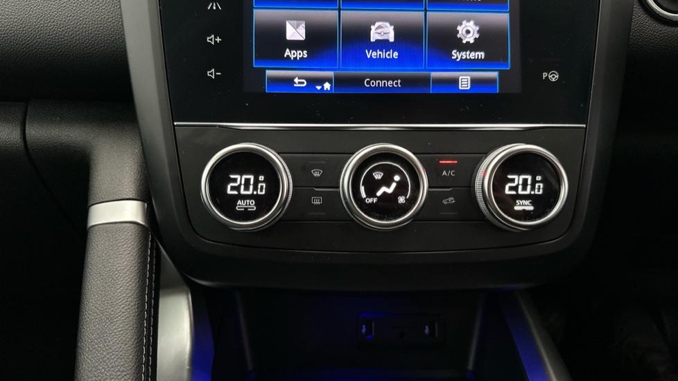 Air Conditioning /Dual Climate Control 