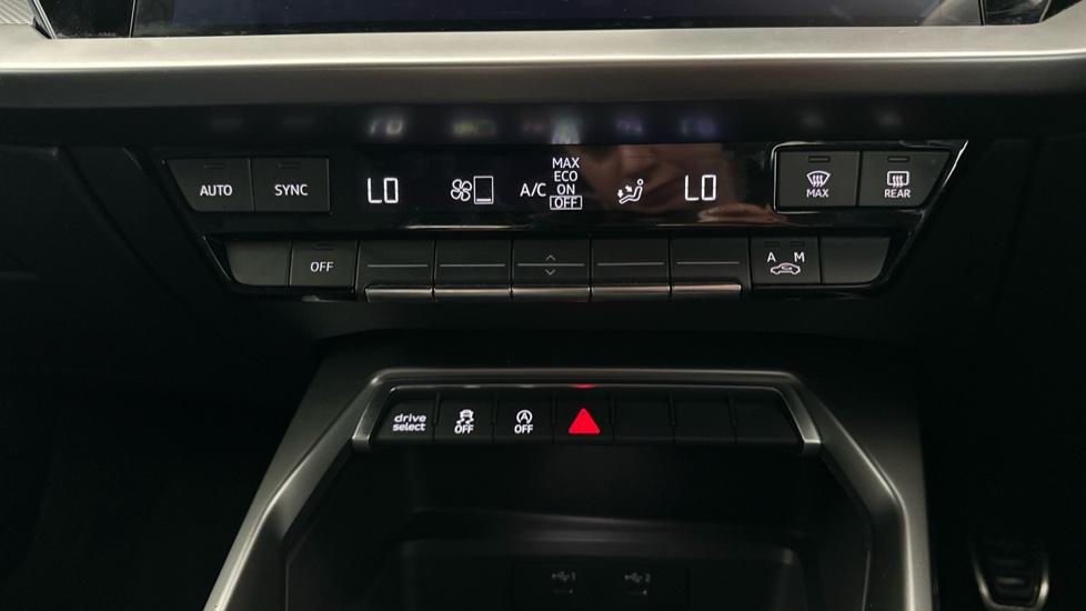 Air Conditioning /Dual Climate Control /Auto Stop/Start 