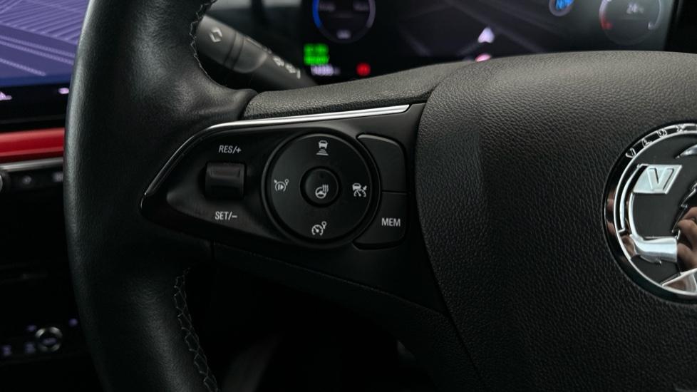 Cruise Control / Speed Limiter /Lane Assist  /Heated Steering Wheel 