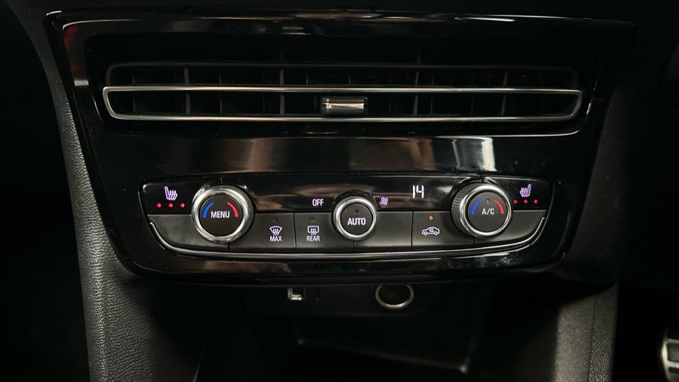 Air Conditioning /Dual Climate Control /Heated Seats 