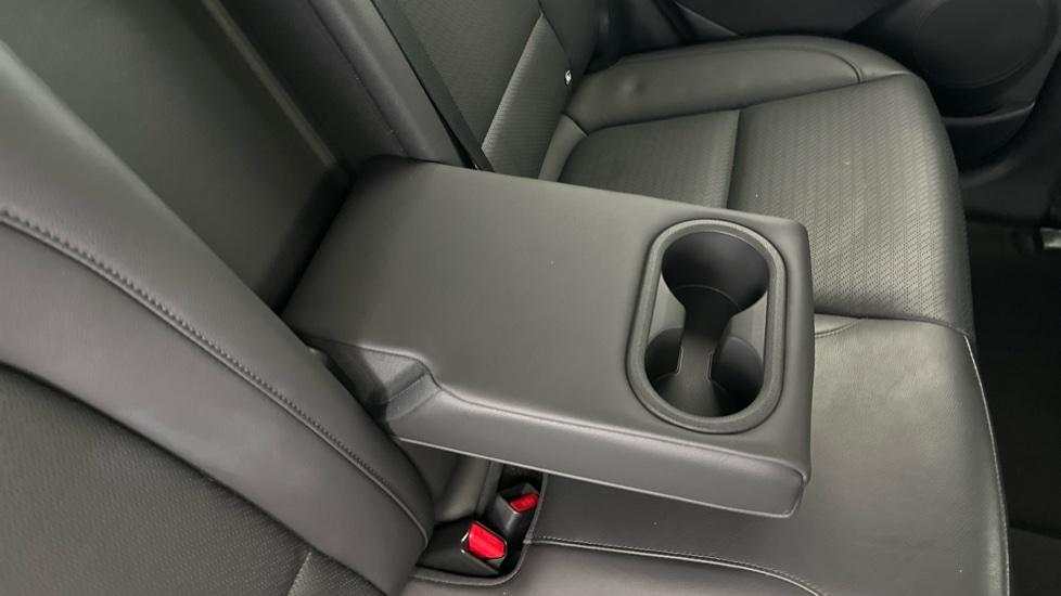 Rear Armrest/ Cup Holder